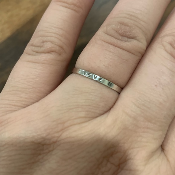 New Sterling Silver LOVE ring - Picture 1 of 4